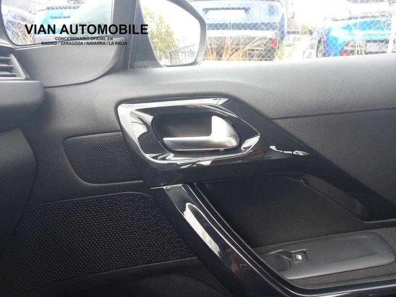 Peugeot 208 1.2L PureTech 82cv Signature