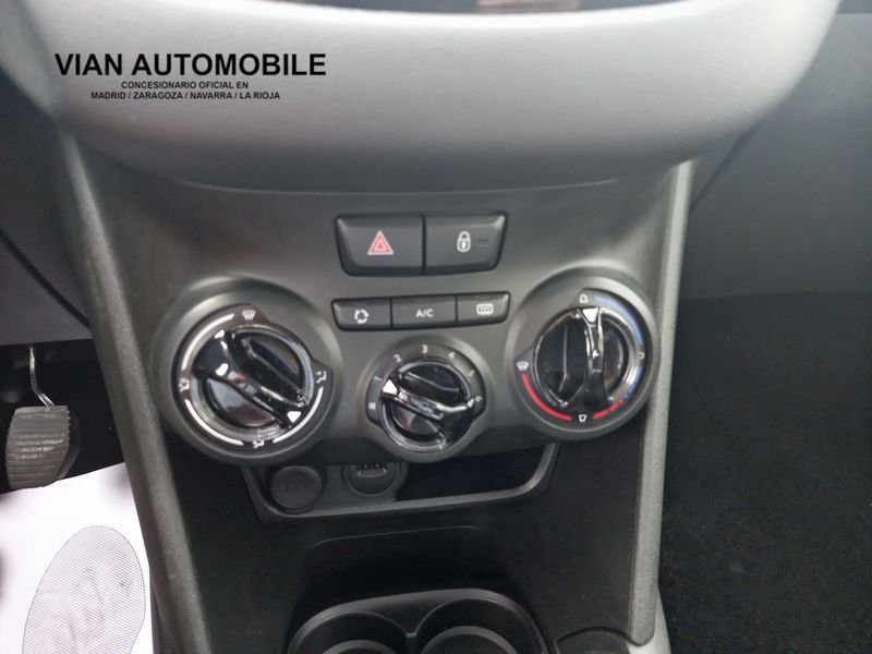 Peugeot 208 1.2L PureTech 82cv Signature