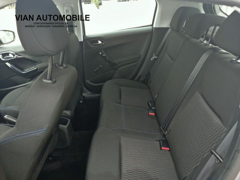 Peugeot 208 1.2L PureTech 82cv Signature