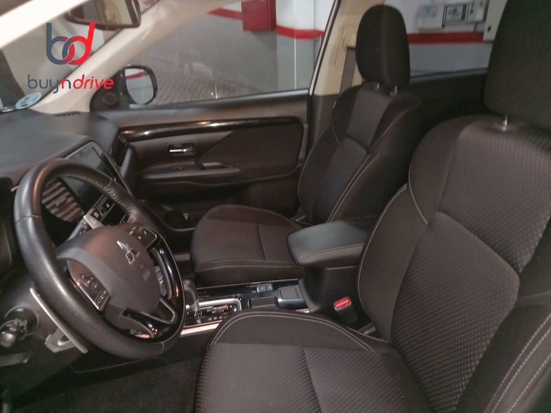Mitsubishi Outlander 200 MPI CVT 2WD Motion