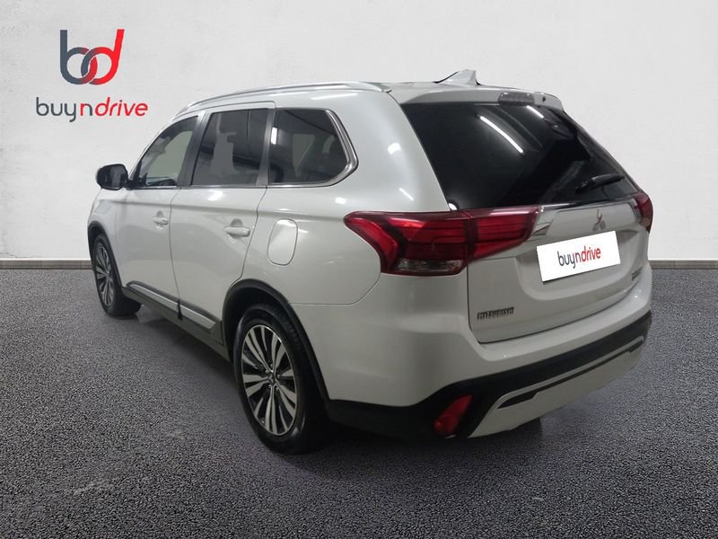 Mitsubishi Outlander 200 MPI CVT 2WD Motion