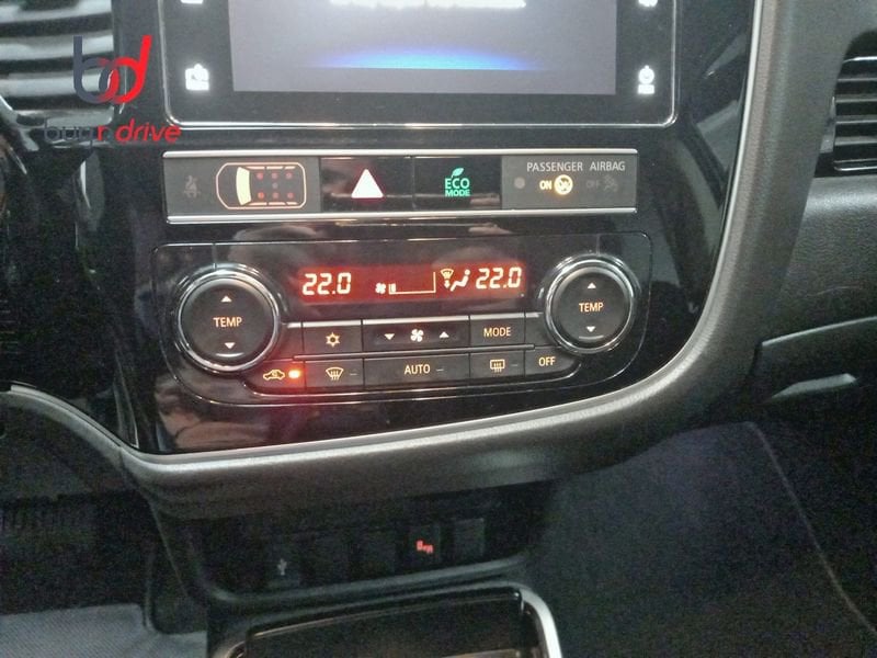 Mitsubishi Outlander 200 MPI CVT 2WD Motion