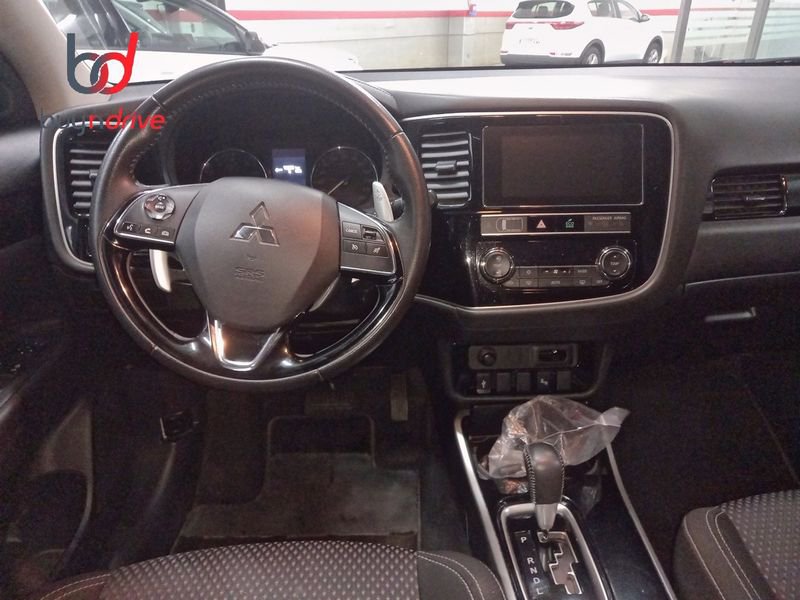 Mitsubishi Outlander 200 MPI CVT 2WD Motion