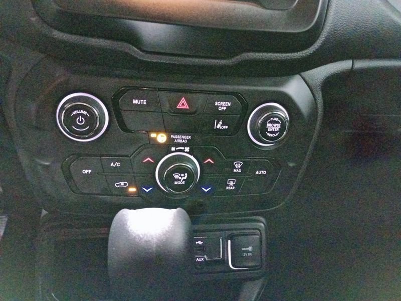 Jeep Renegade e-Hybrid 1.5 eHybrid 130cv ATX Night Eagle