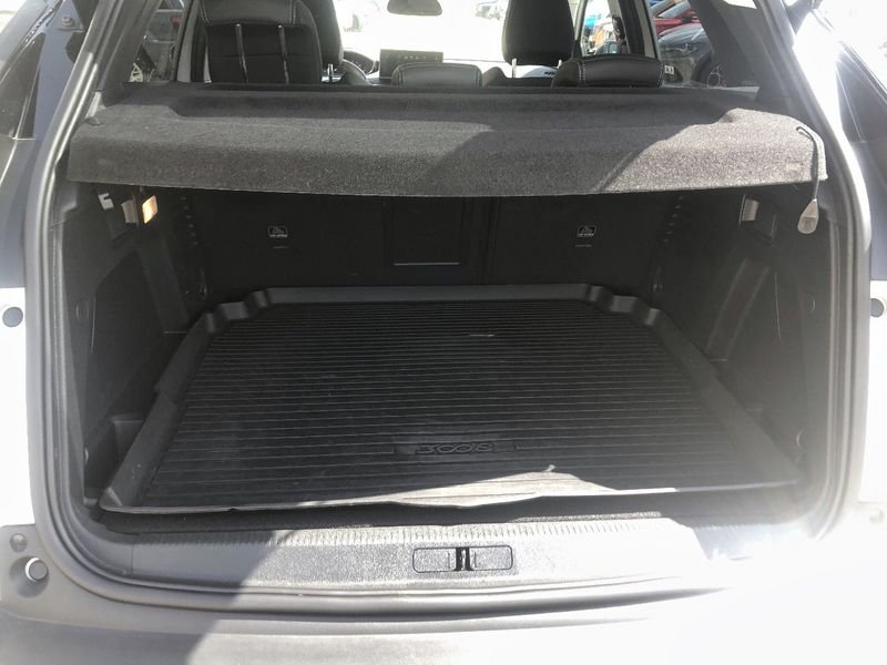 Peugeot 3008 1.2 PureTech 130cv S&S EAT8 Allure Pack