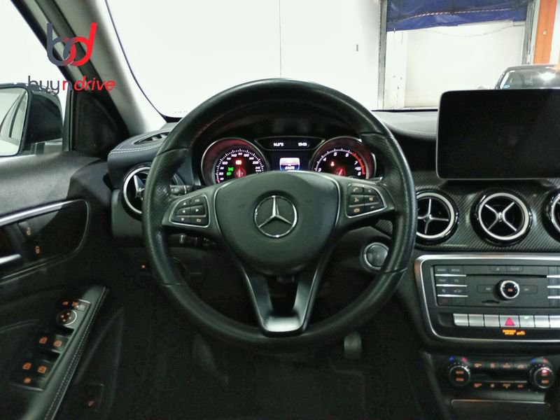 Mercedes-Benz GLA 180
