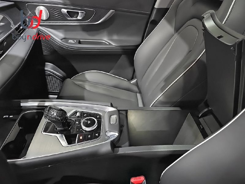 EBRO s700 1.6 TGDI Luxury 7 DCT