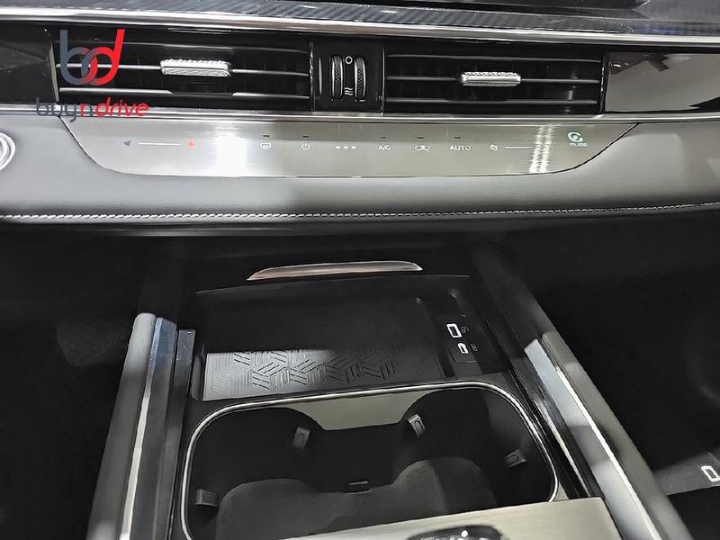 EBRO s700 1.6 TGDI Luxury 7 DCT