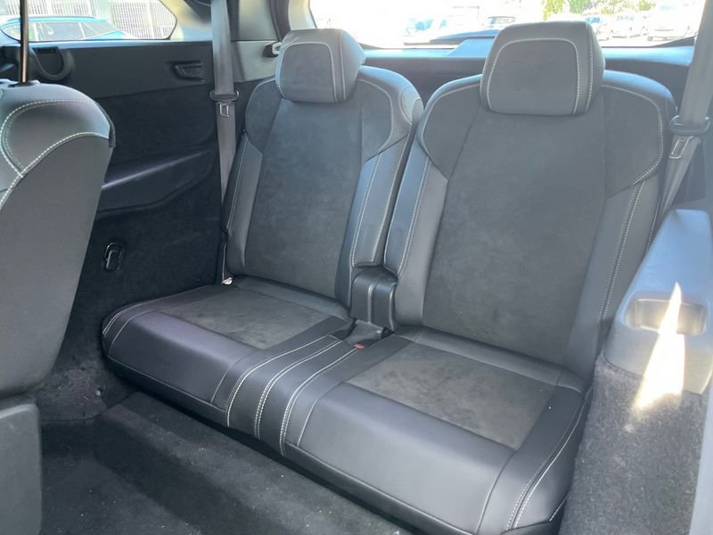 Peugeot e-5008 Eléctrico 157kW GT