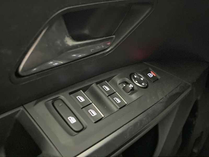 Peugeot e-5008 Eléctrico 157kW GT