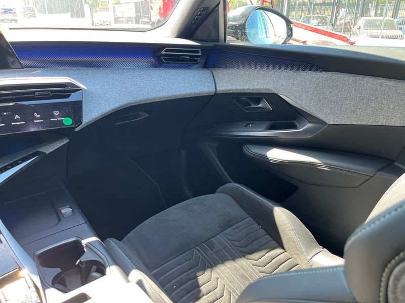 Peugeot e-5008 Eléctrico 157kW GT