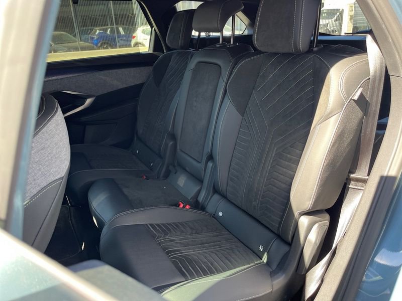 Peugeot e-5008 Eléctrico 157kW GT