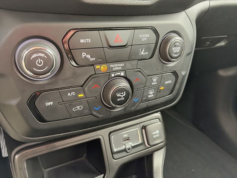 Jeep Renegade e-Hybrid 1.5 eHybrid 130cv ATX Night Eagle