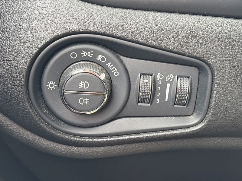 Jeep Renegade e-Hybrid 1.5 eHybrid 130cv ATX Night Eagle