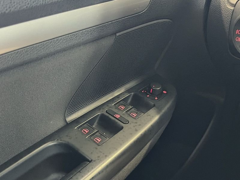 Volkswagen Golf Variant 1.6 TDI 105cv DPF DSG Sport