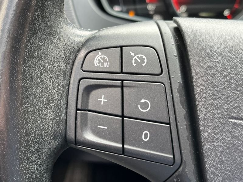 Volvo V40 2.0 D2 120cv Auto Momentum