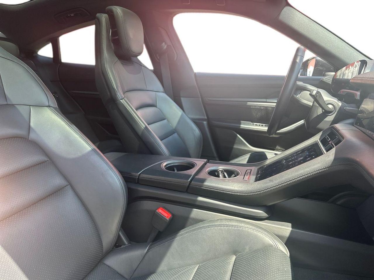 Porsche Taycan -