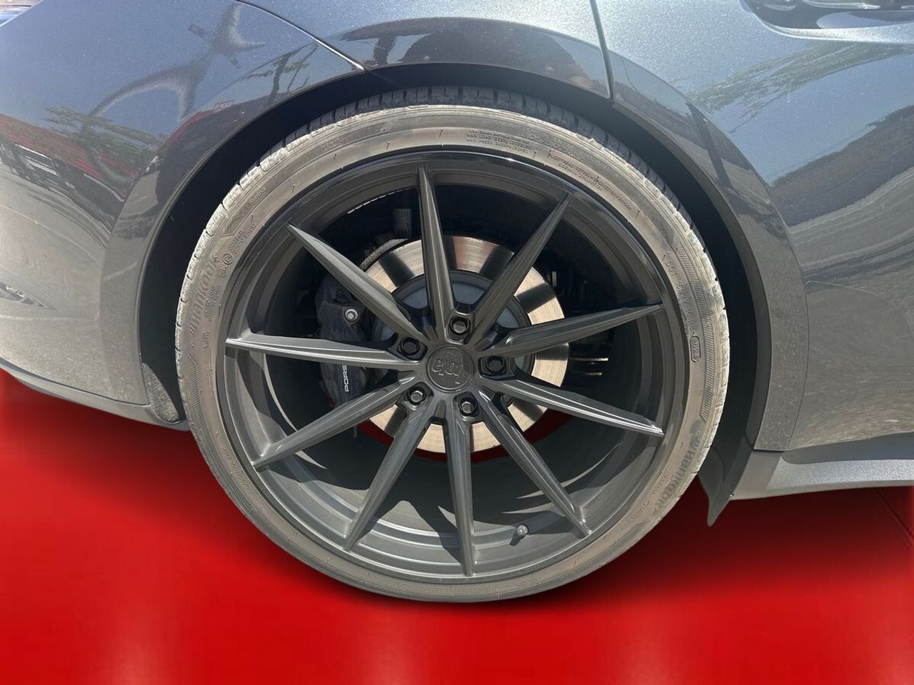 Porsche Taycan -